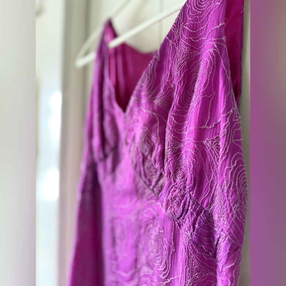NWOT Beautiful Vintage 100% Silk Tocca Dark Pink Embroidered Dress Size 10 - Picture 4 of 9